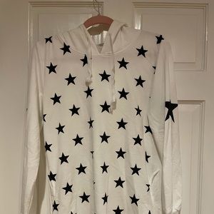 Brand new whiteout tags hoodie. Fits size S-M